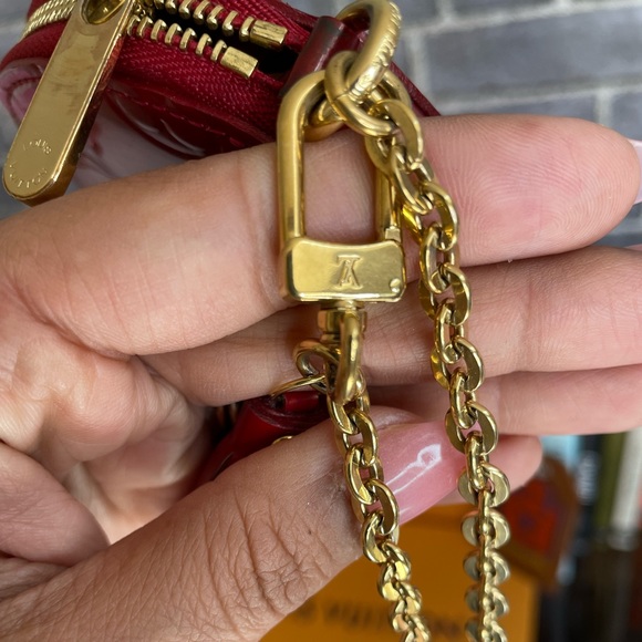 Louis Vuitton Animania Lapin Round Coin Purse Pomme D'Amour - Picture 5 of 12